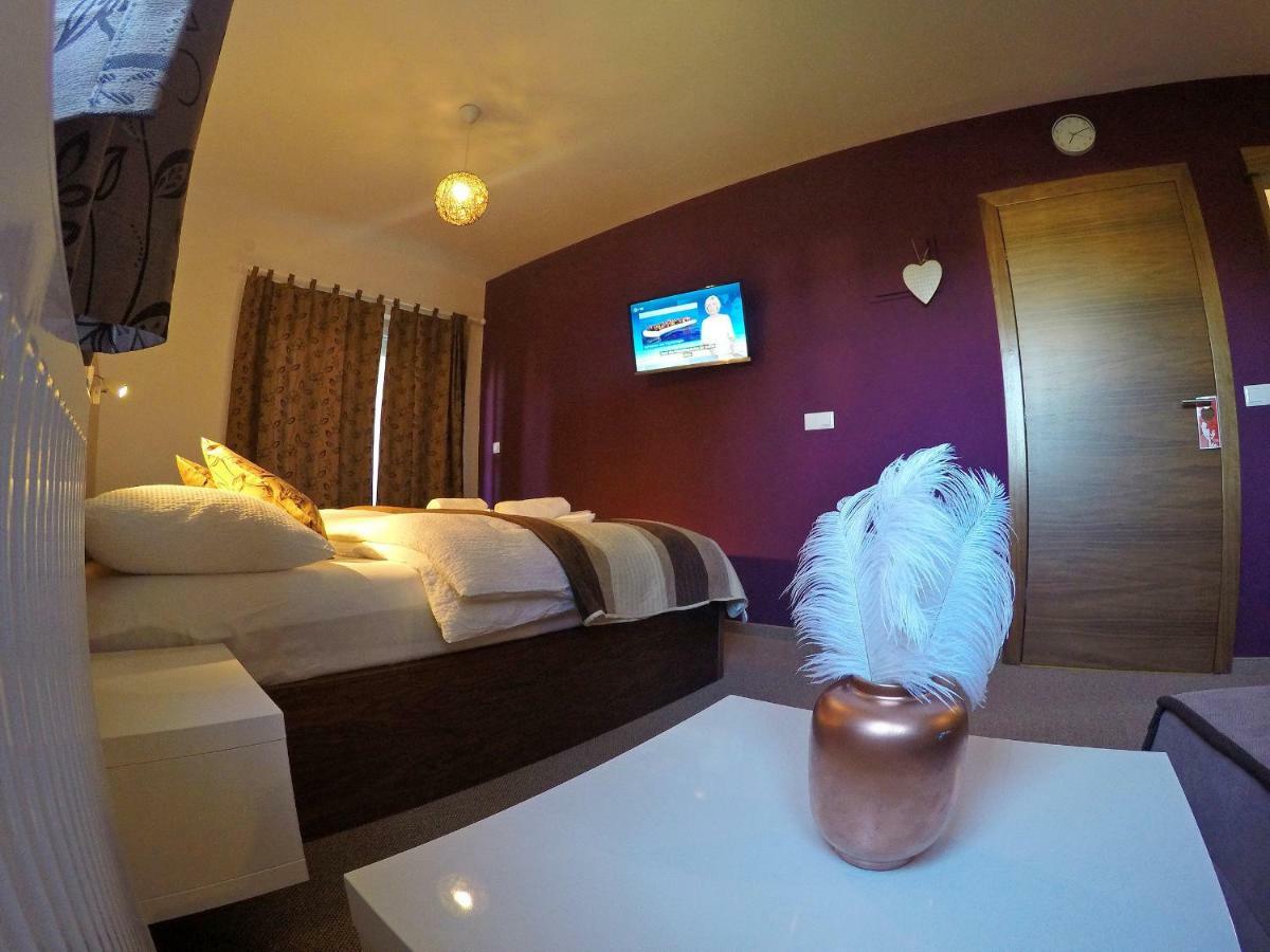 Black Queen Guesthouse Grabovac  Ngoại thất bức ảnh