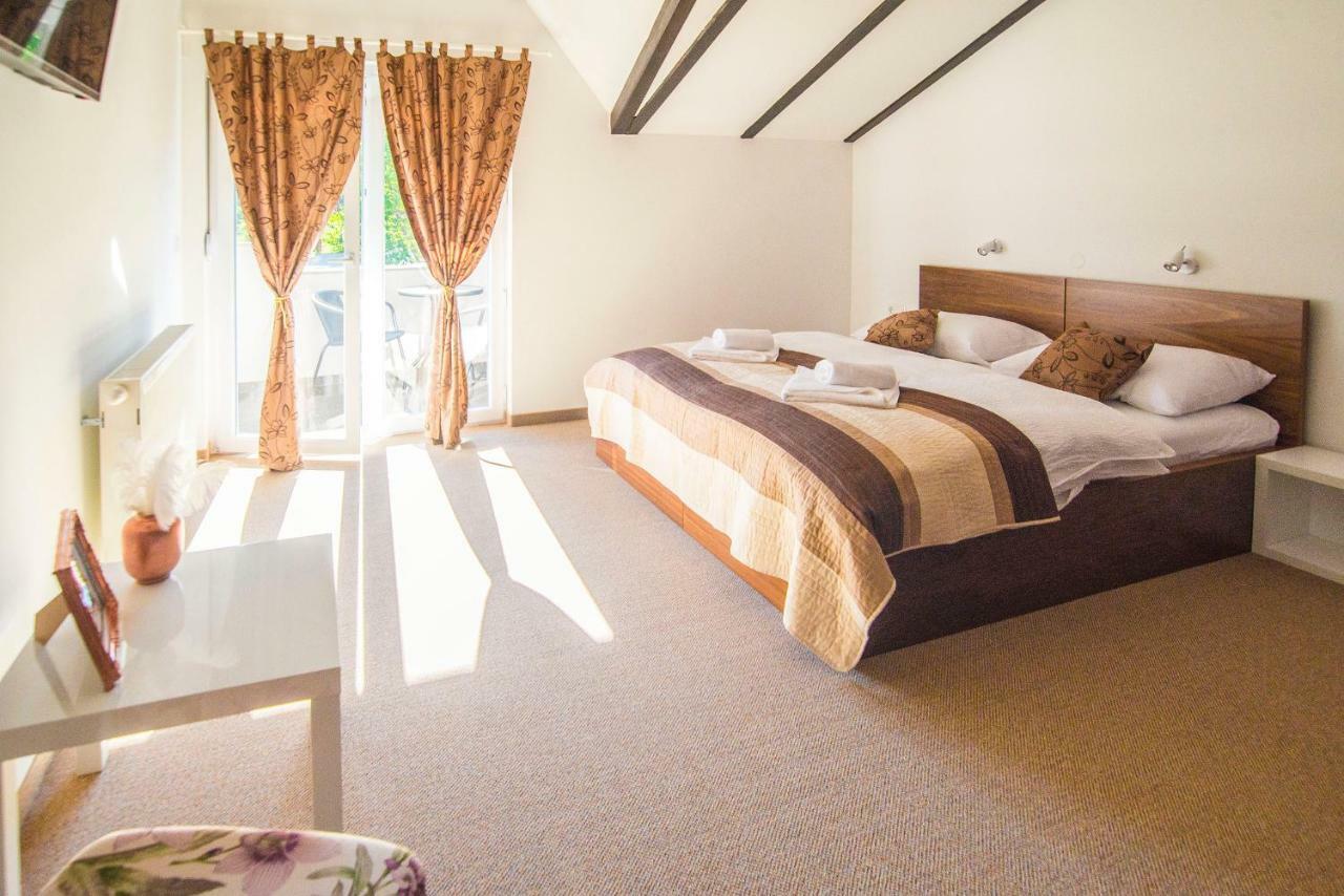 Black Queen Guesthouse Grabovac  Ngoại thất bức ảnh